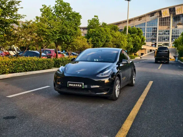 Фотография автомобиля — Tesla Model Y