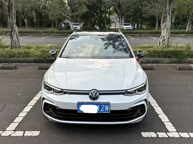 Volkswagen Golf — Фото автомобиля 2