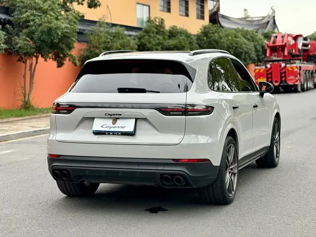 Porsche Cayenne — Фото автомобиля 6
