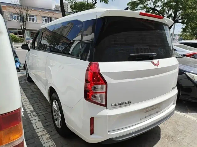 Wuling Zhengcheng — Фото автомобиля 4