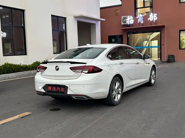 Buick Regal — Фото автомобиля 9