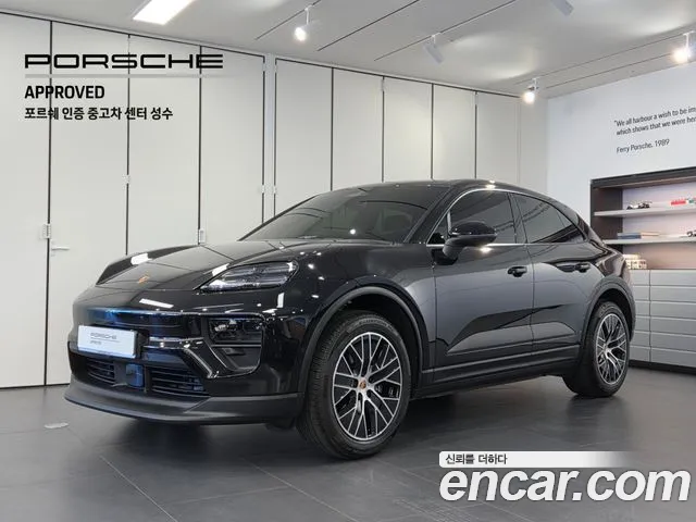 Фотография автомобиля — Porsche Macan Electric