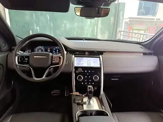 Land Rover Discovery Sport — Фото автомобиля 9