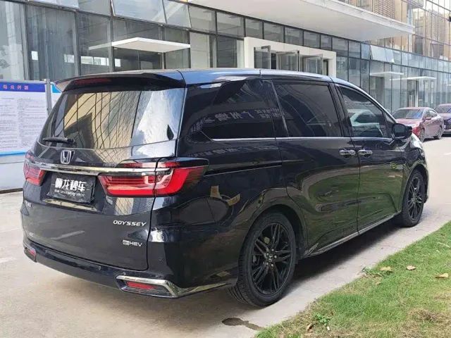 Honda Odyssey — Фото автомобиля 8