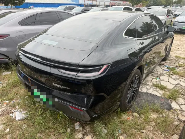 Geely Galaxy Xingyao 8 — Фото автомобиля 12