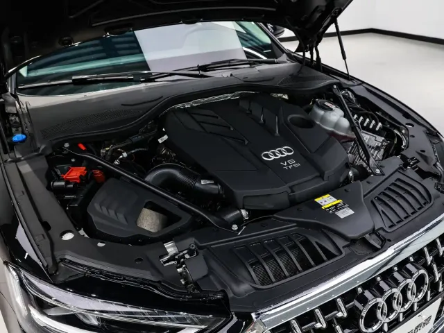 Audi A8 — Фото автомобиля 21