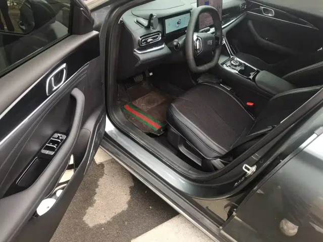 Geely Galaxy Stellar 6 — Фото автомобиля 12