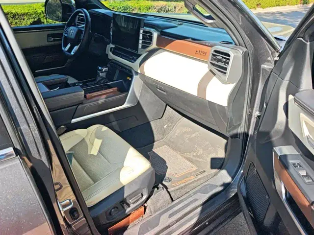 Toyota Tundra — Фото автомобиля 8