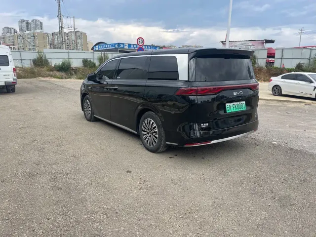 BYD Xia — Фото автомобиля 5