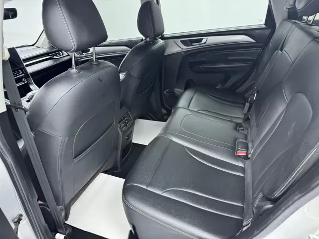 Haval M6 — Фото автомобиля 10