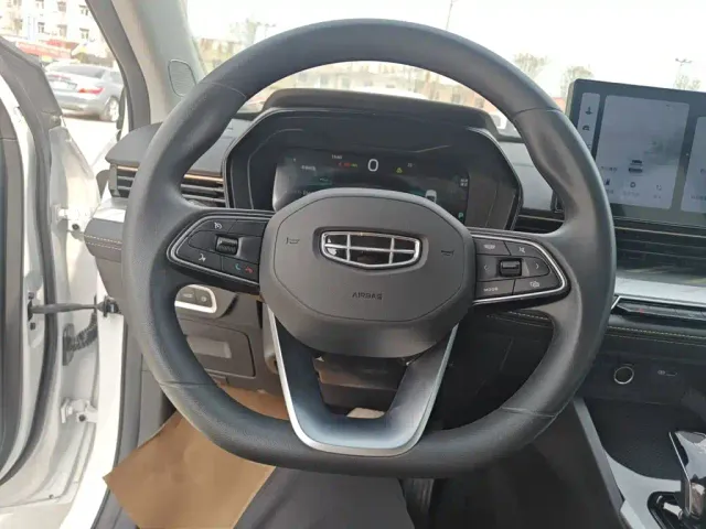 Geely Emgrand L — Фото автомобиля 10