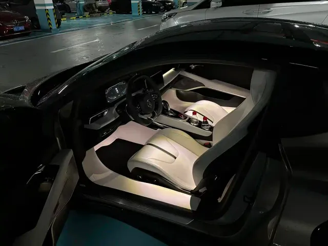 Lotus Emira — Фото автомобиля 4