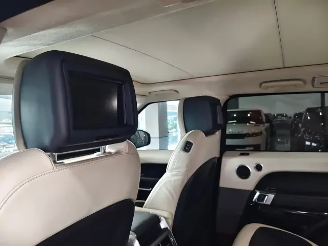 Land Rover Range Rover Sport — Фото автомобиля 12