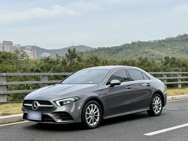 Фотография автомобиля — Mercedes-Benz A-Class