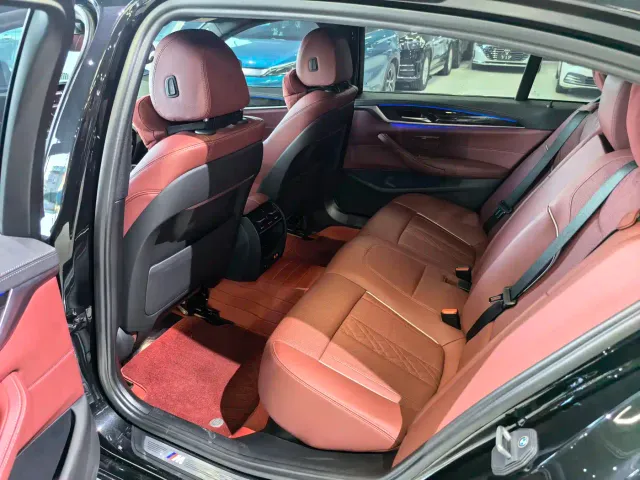 BMW 5 Series — Фото автомобиля 8