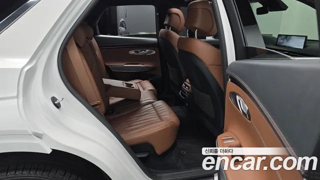 Genesis GV70 — Фото автомобиля 18