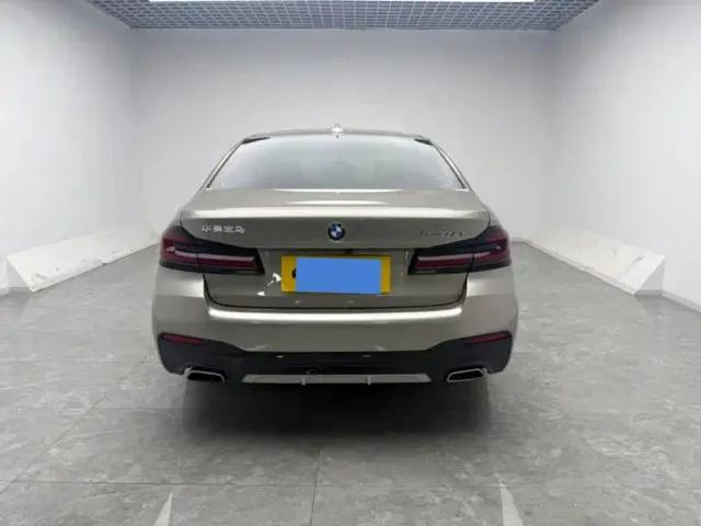 BMW 5 Series — Фото автомобиля 6