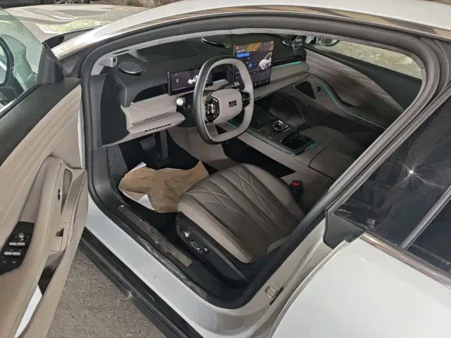 Geely Galaxy Xingyao 8 — Фото автомобиля 15