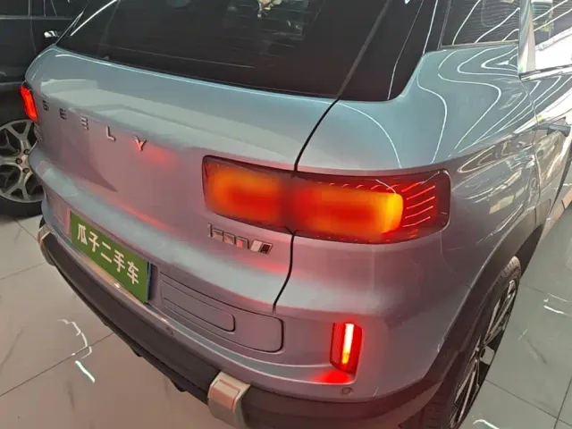 Geely ICON — Фото автомобиля 7