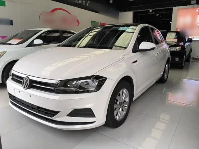Фотография автомобиля — Volkswagen Polo