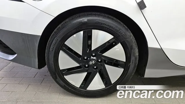 Hyundai Ioniq6 — Фото автомобиля 4