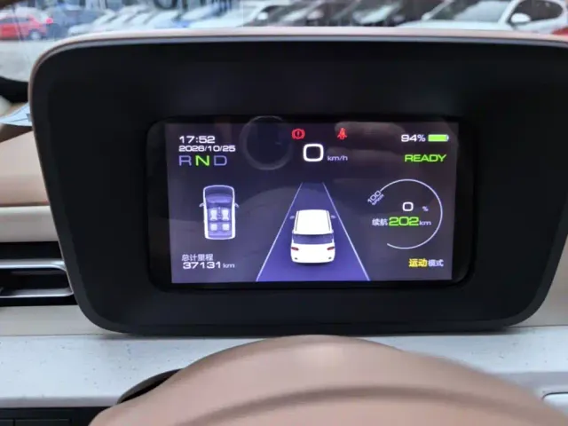 Wuling Hongguang Mini EV — Фото автомобиля 11