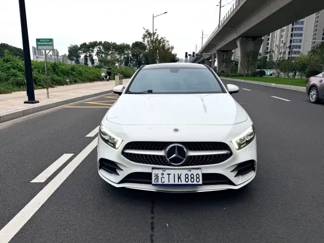 Mercedes-Benz A-Class — Фото автомобиля 2