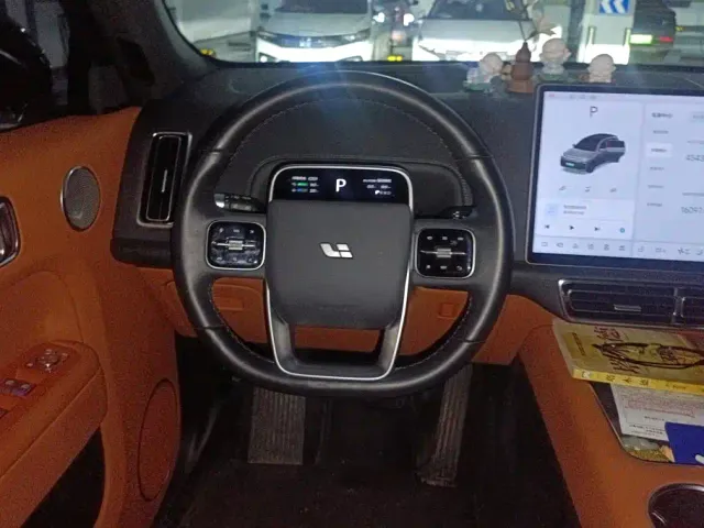 Li Auto L7 — Фото автомобиля 15