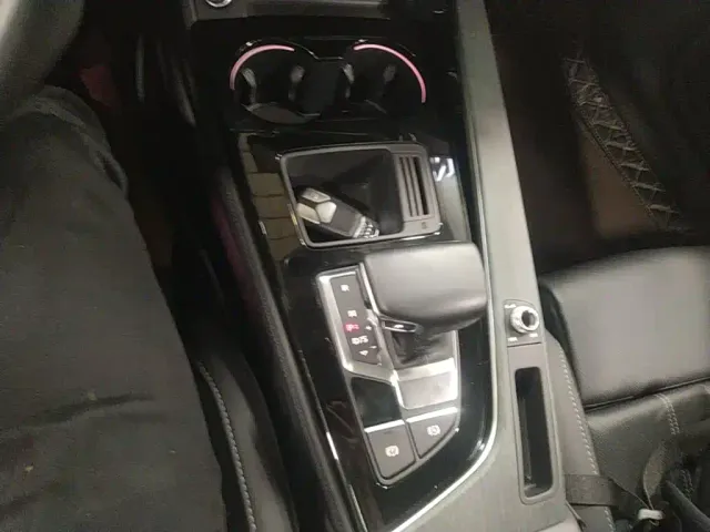 Audi A4L — Фото автомобиля 13