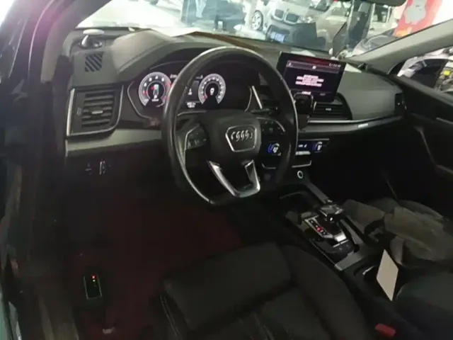 Audi Q5L — Фото автомобиля 9