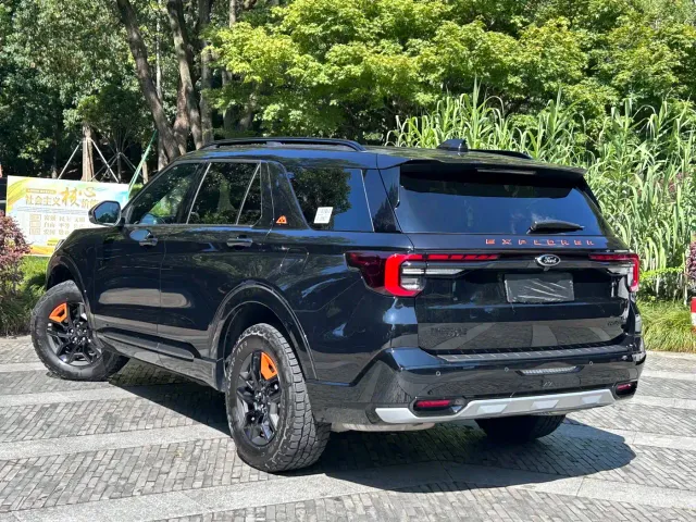 Ford Explorer — Фото автомобиля 6