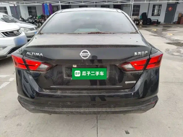 Nissan Teana — Фото автомобиля 5