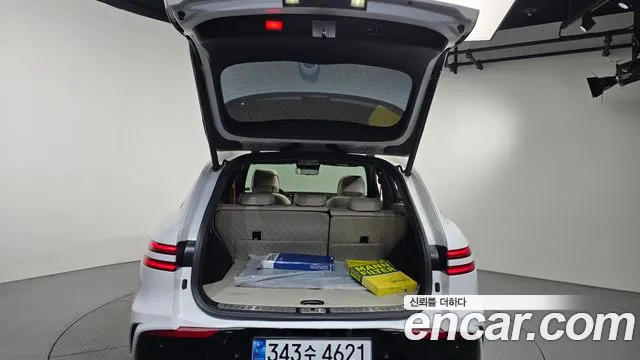 Genesis GV70 — Фото автомобиля 25