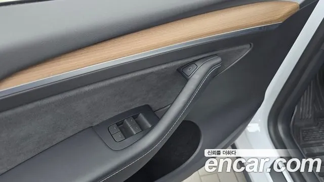 Tesla Model Y — Фото автомобиля 28