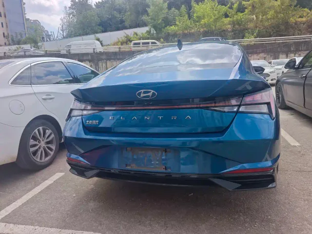 Hyundai Elantra — Фото автомобиля 6