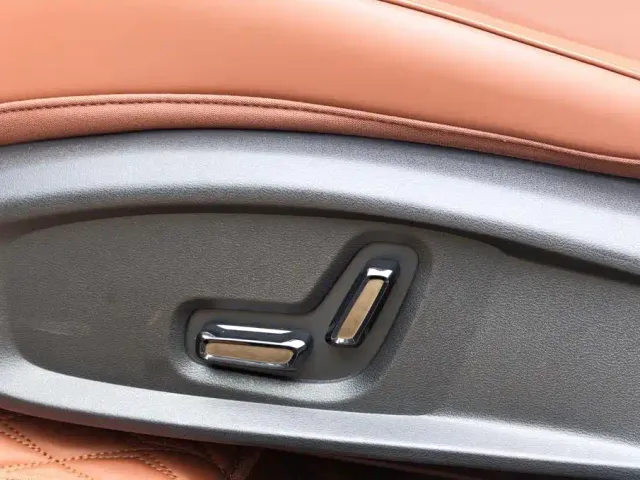 Geely Emgrand — Фото автомобиля 12