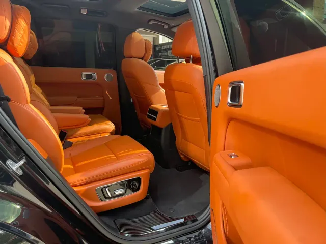 Li Auto L8 — Фото автомобиля 10