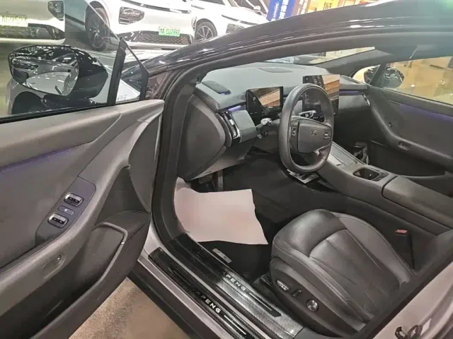 Xpeng P7+ — Фото автомобиля 11