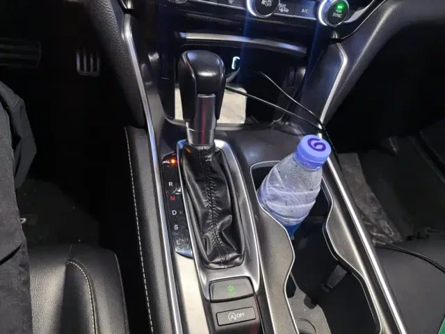Honda Accord — Фото автомобиля 10
