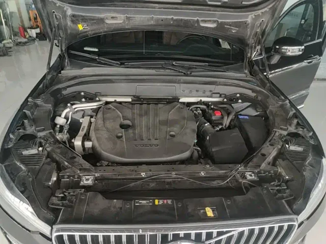 Volvo XC60 — Фото автомобиля 19