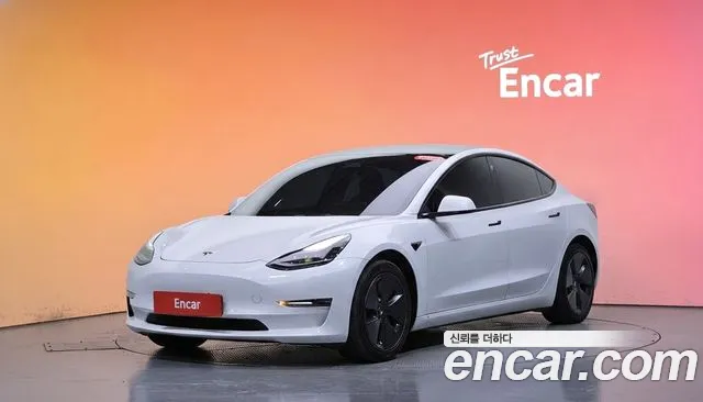 Фотография автомобиля — Tesla Model 3