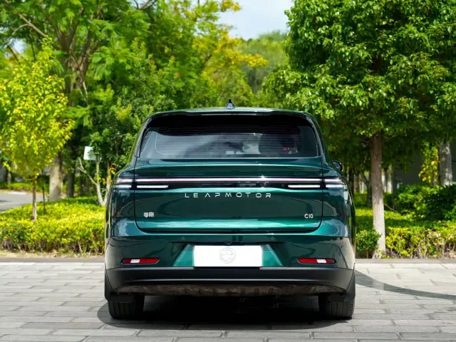 Leapmotor C10 — Фото автомобиля 12
