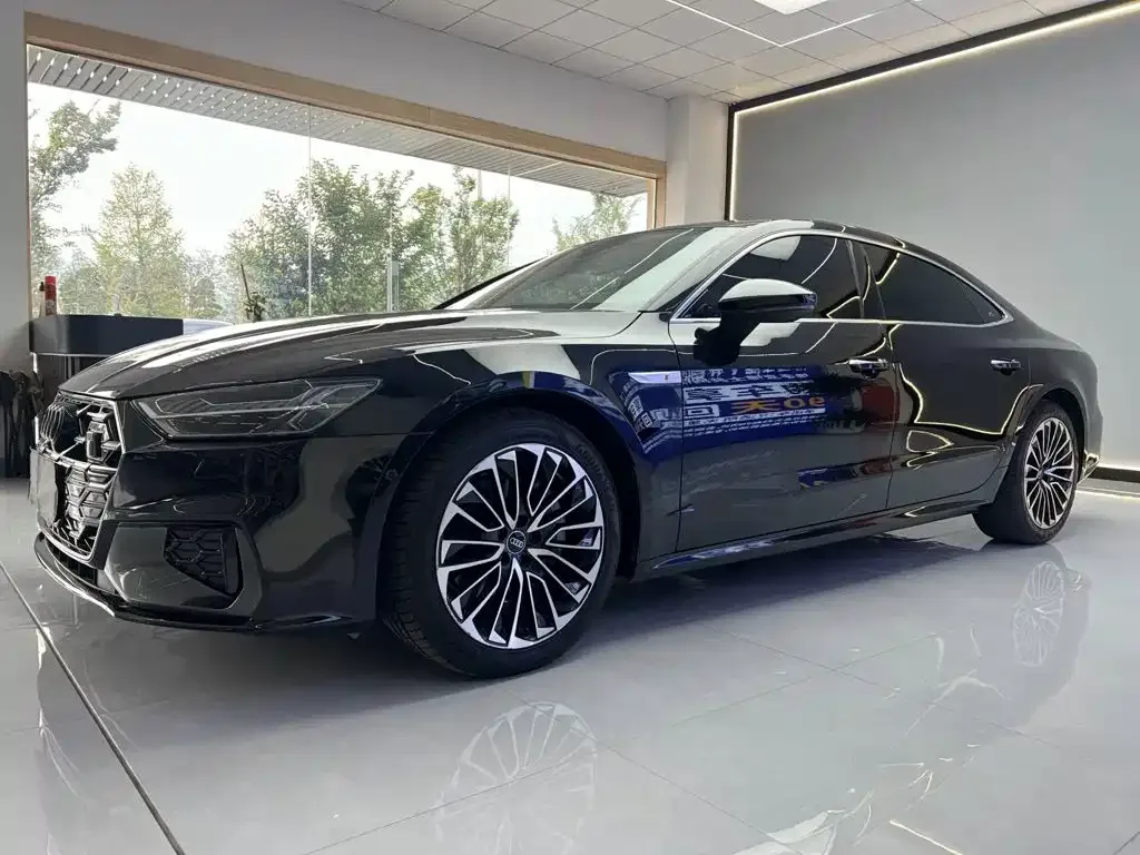 Фотография автомобиля — Audi A7L