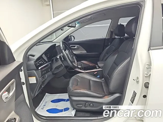 Kia Niro — Фото автомобиля 11