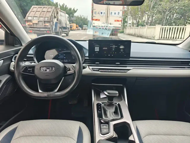 Geely Emgrand — Фото автомобиля 5