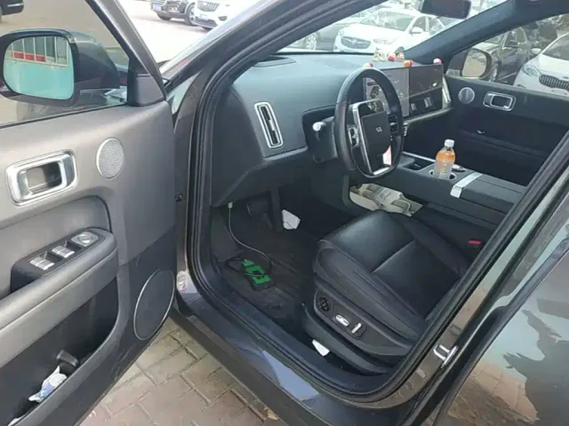 Li Auto L6 — Фото автомобиля 15