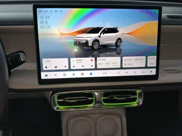 Leapmotor B10 — Фото автомобиля 12