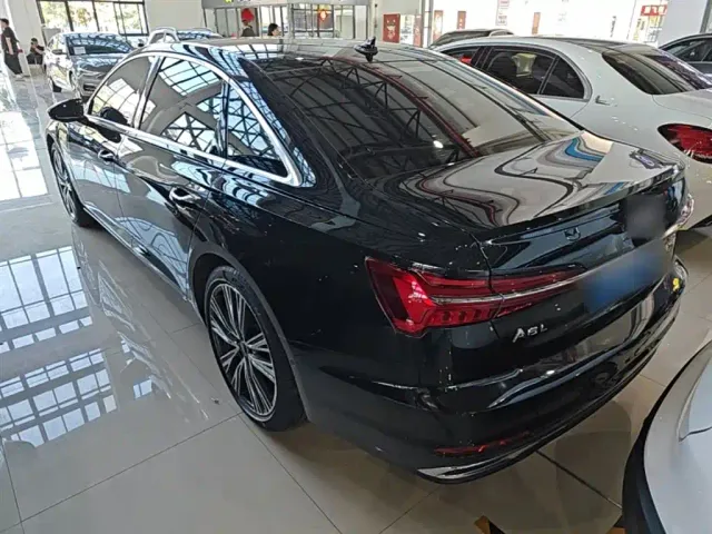 Audi A6L — Фото автомобиля 4