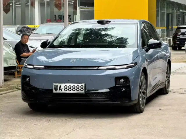 Фотография автомобиля — Leapmotor B01