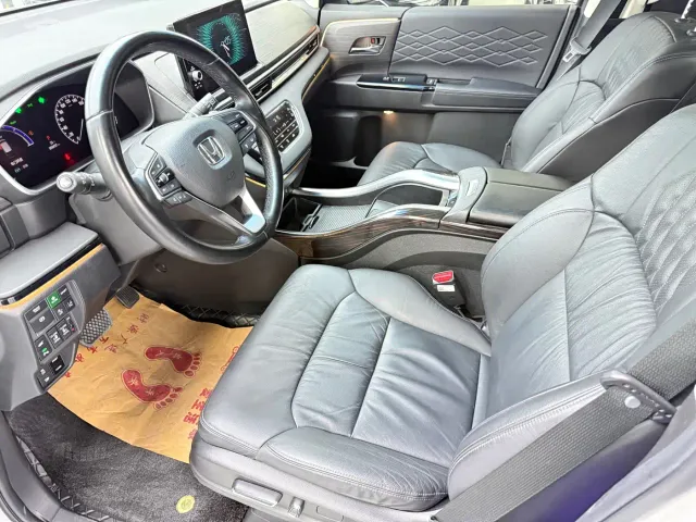 Honda Elysion — Фото автомобиля 6